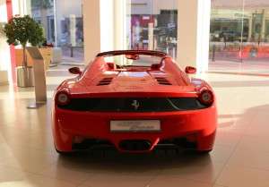 Ferrarinpunaista