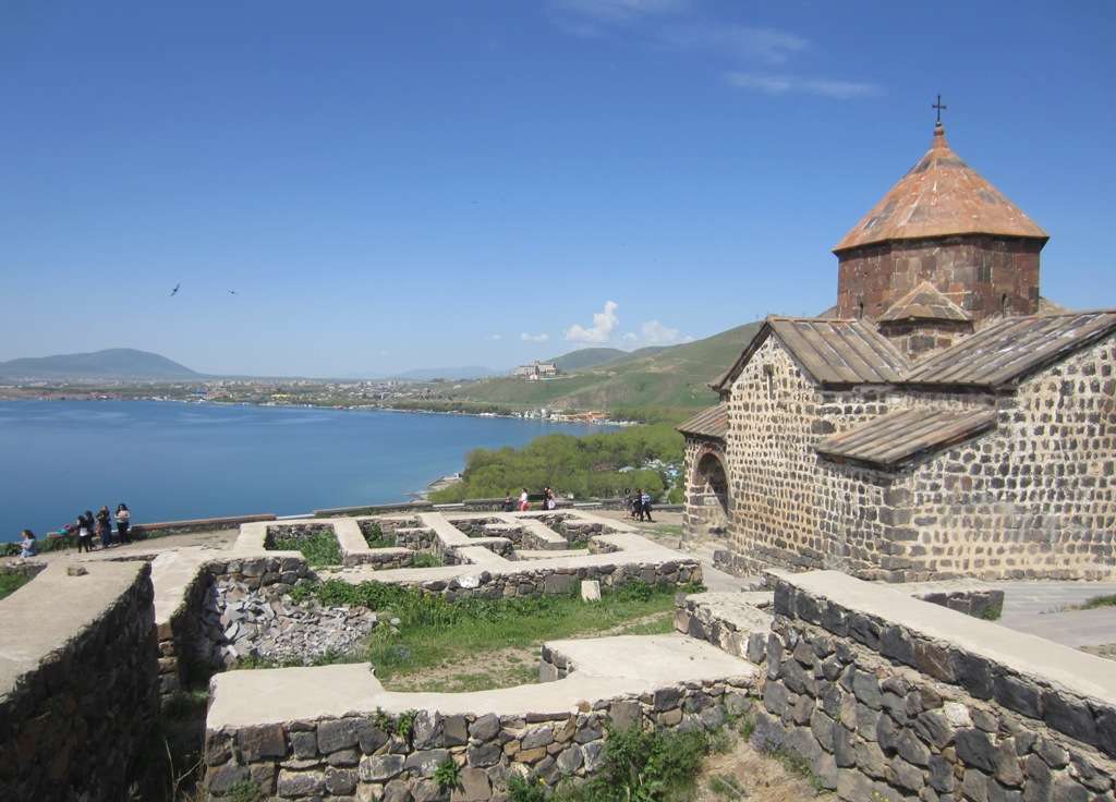 Kolmen luostarin kautta Tbilisiin