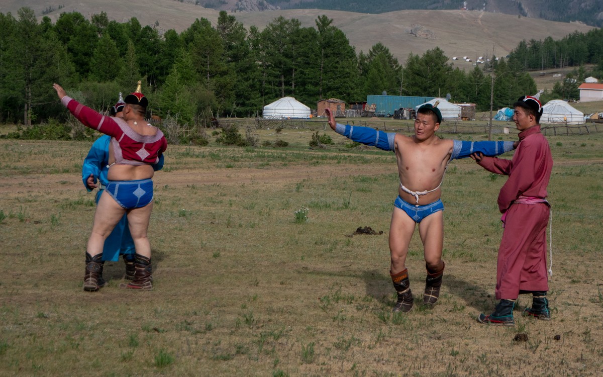 Mongolialaista painia