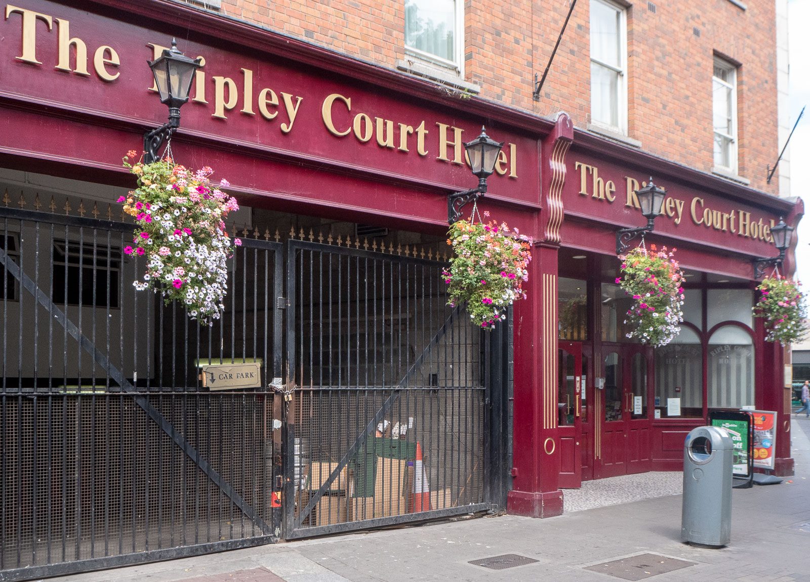 The Ripley Court Hotel Dublin Skotlanti, Belfast, Dublin kustannukset