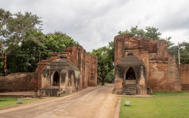 Tharabar Gate Bagan