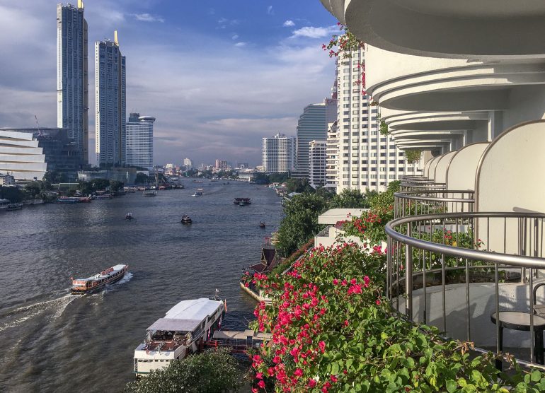 Shangri-La Bangkokin paras hotelli