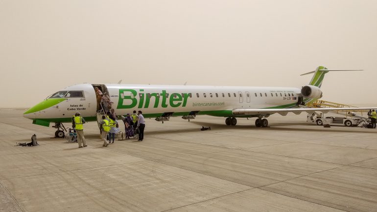 Binter Canarias Boeing 737 Kanarialta Mauritaniaan