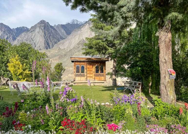 Ayun Fort Inn Pakistanin matka hinta