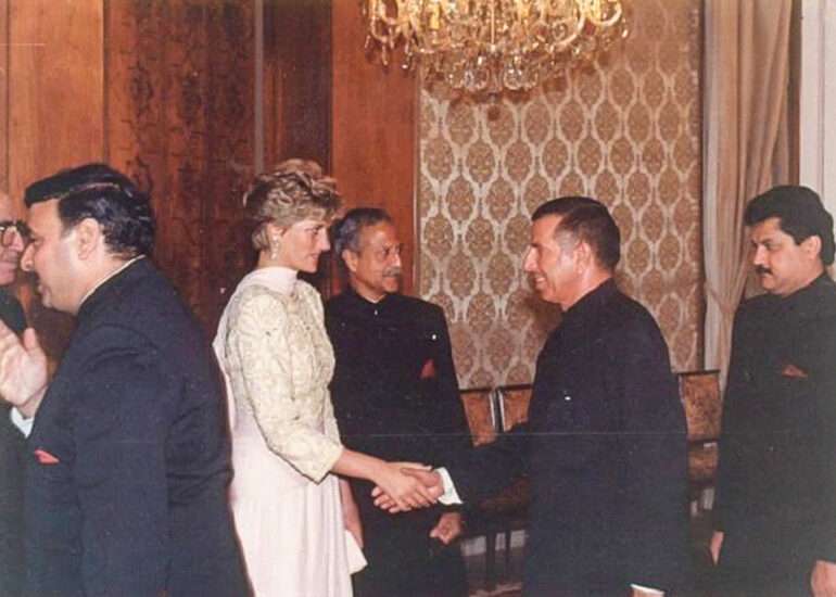 Tirich Mir Pakistanin matka hinta