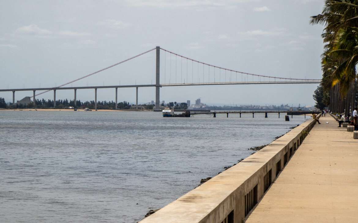 Maputo-joen ylittävä silta Mosambik