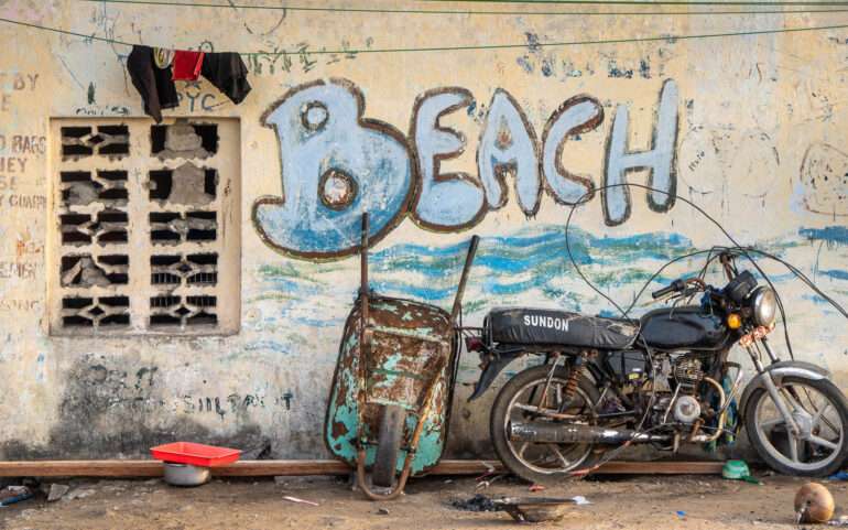 Monrovia ranta 2 Liberian rannoilla feature