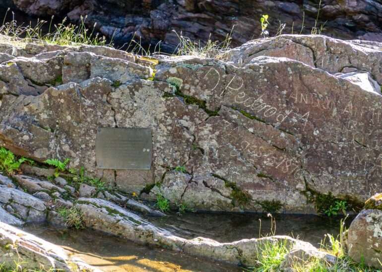 Imatra kirjoituksia kivissä