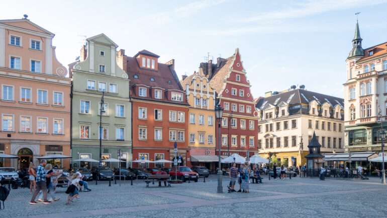 Wroclaw raatihuoneen tori Wroclaw nähtävyydet