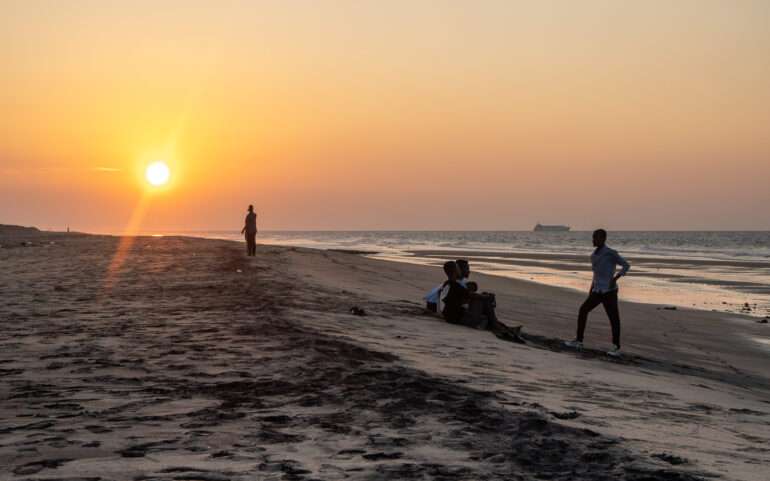 Auringonlasku Adeninlahdella