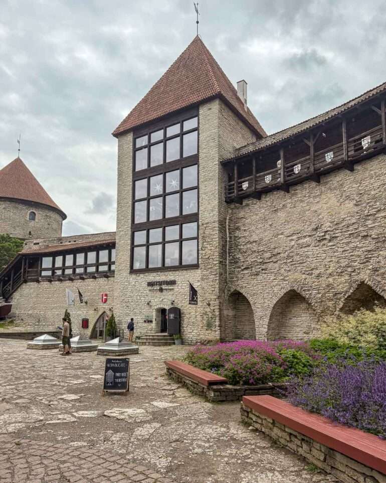 Neitsyttorni Helsinki Tallinna 60 vuotta