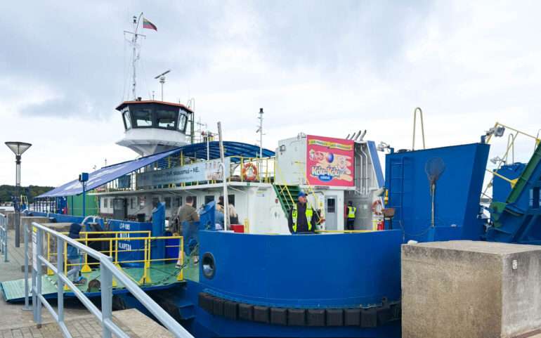 Lautta Kuurinkyntäälle