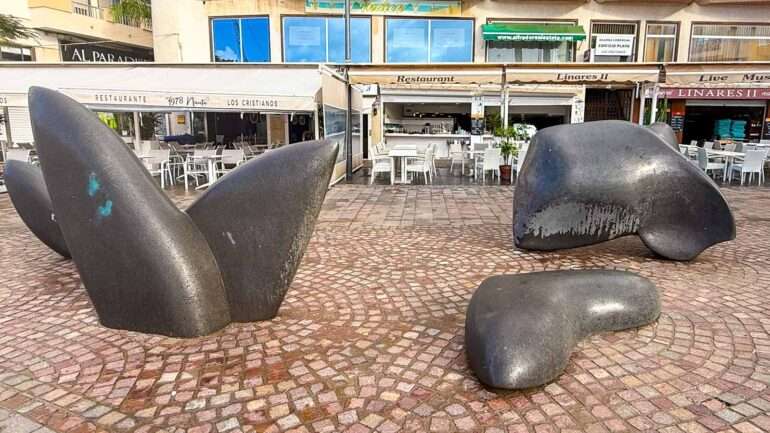 Muutama patsaskin Los Cristianos