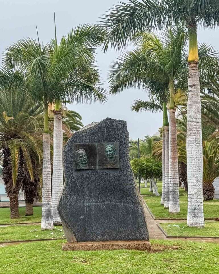 Muutama patsaskin Los Cristianos