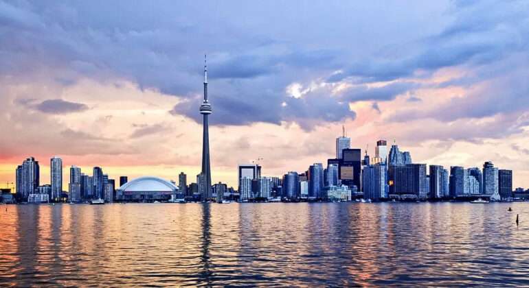 CN Tower Toronto  kanada itä