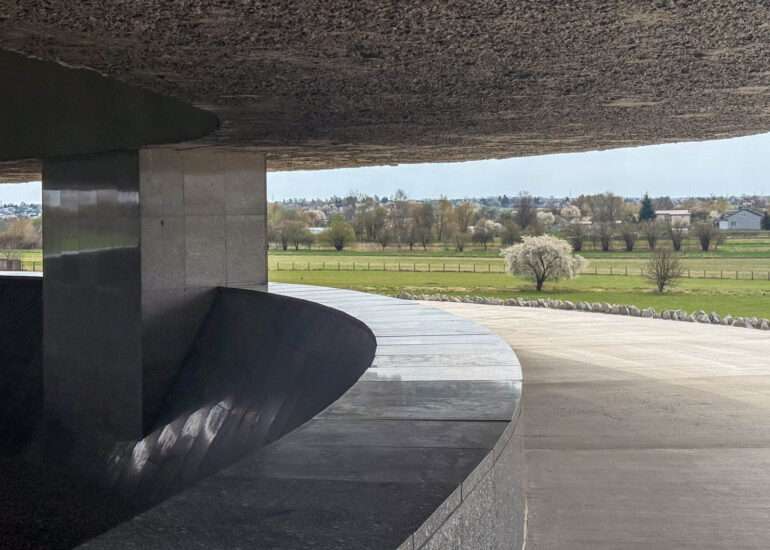 majdanek mausoleum