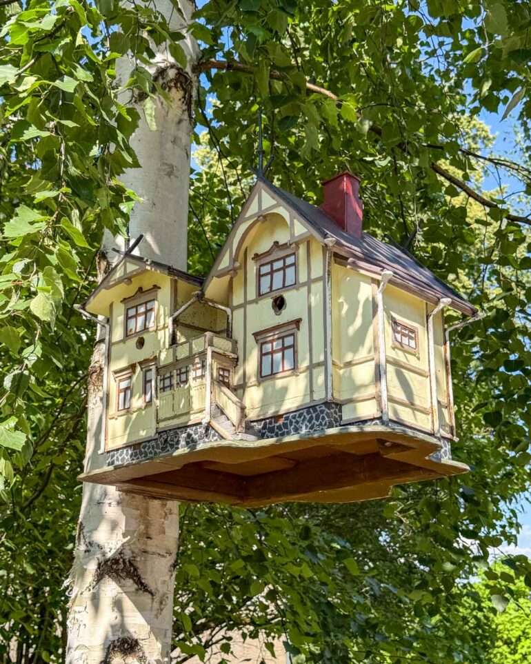 Kalmarinkadun linnunpönttöjä